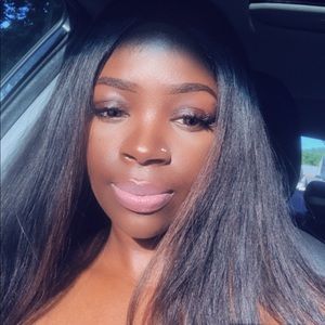 Meet your Posher, Deanna